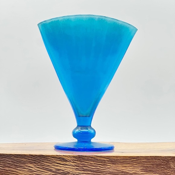 Turquoise Opaque Glass Fan Vase - Picture 3 of 7